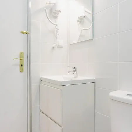 - Bairro Alto Centro Historico D Homestay Lisbon