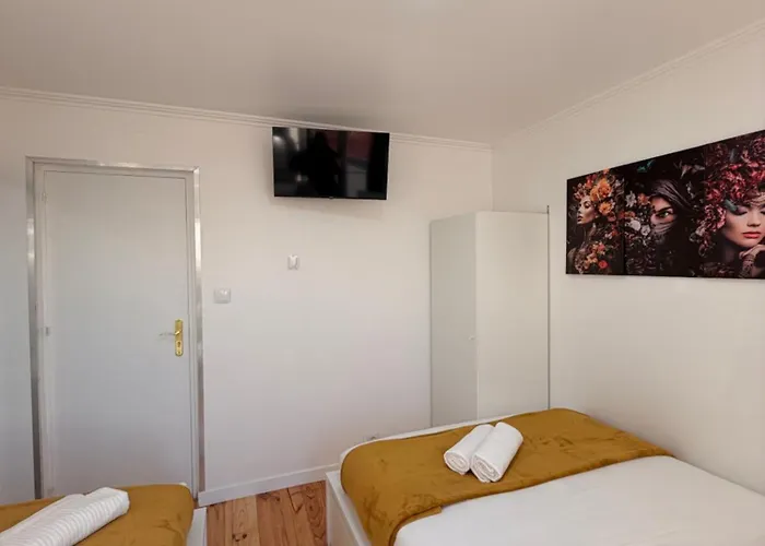 - Bairro Alto Centro Histórico D Lisboa