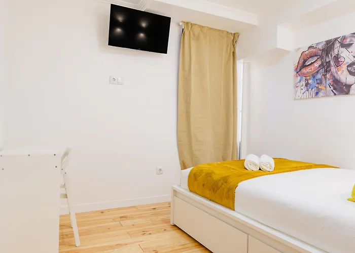 Quarto em Acomodações Particulares - Bairro Alto Centro Histórico D *