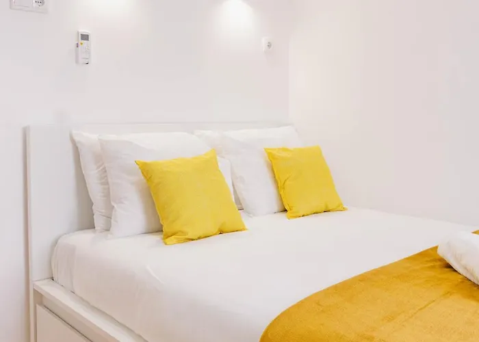 Quarto em Acomodações Particulares - Bairro Alto Centro Histórico D *